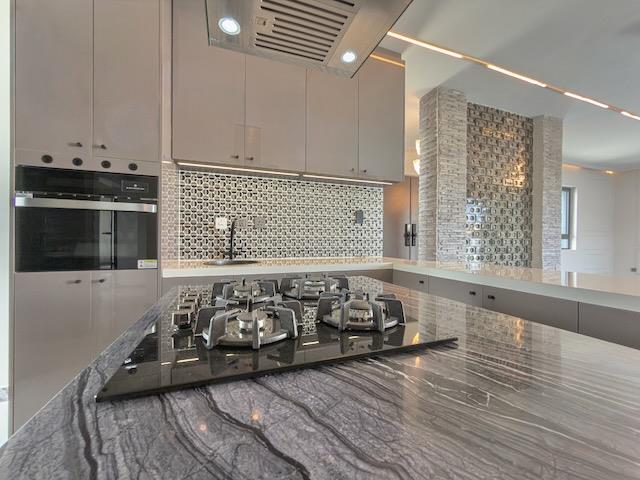 6 Bedroom Property for Sale in Sandown Western Cape